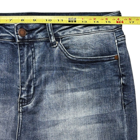 Judy Blue High Rise Raw Hem Relaxed Fit Jeans 11/30 Distressed Crop 88191 *Read - Picture 9 of 15